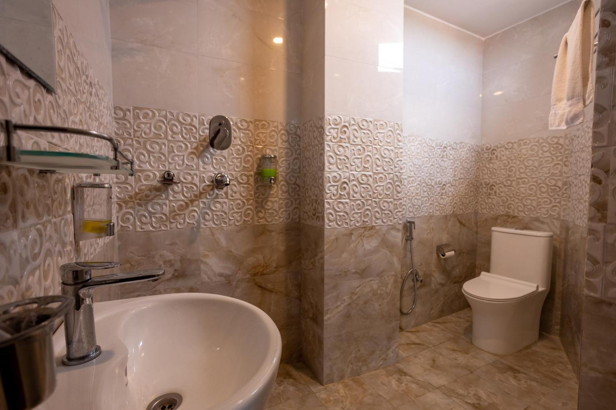 Airport Himalaya Boutique Hotel كاتماندو المظهر الخارجي الصورة